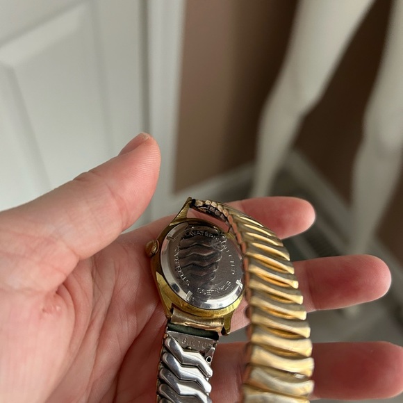 Vintage collectable ELCO jewel 17 mechanical Gold Watch 😊 HOST pick - Picture 7 of 11